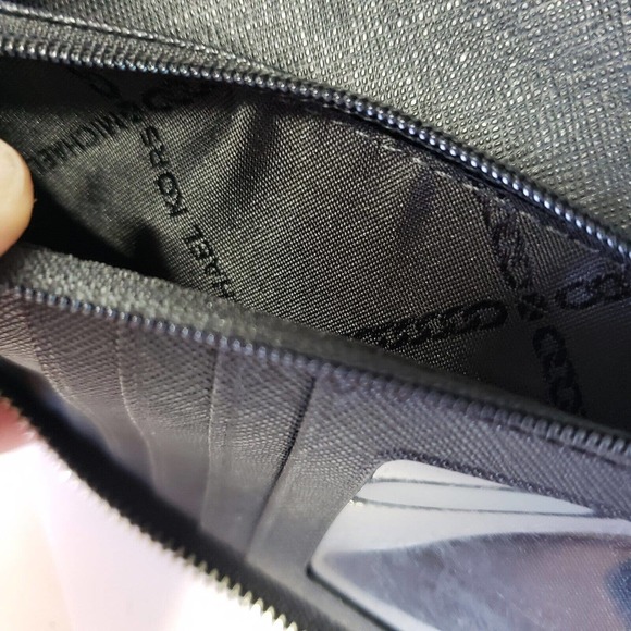 MICHAEL KORS Black Pebble Leather Zip Around Wallet Wristl Phone Clutch 7x4 Logo - Picture 6 of 9
